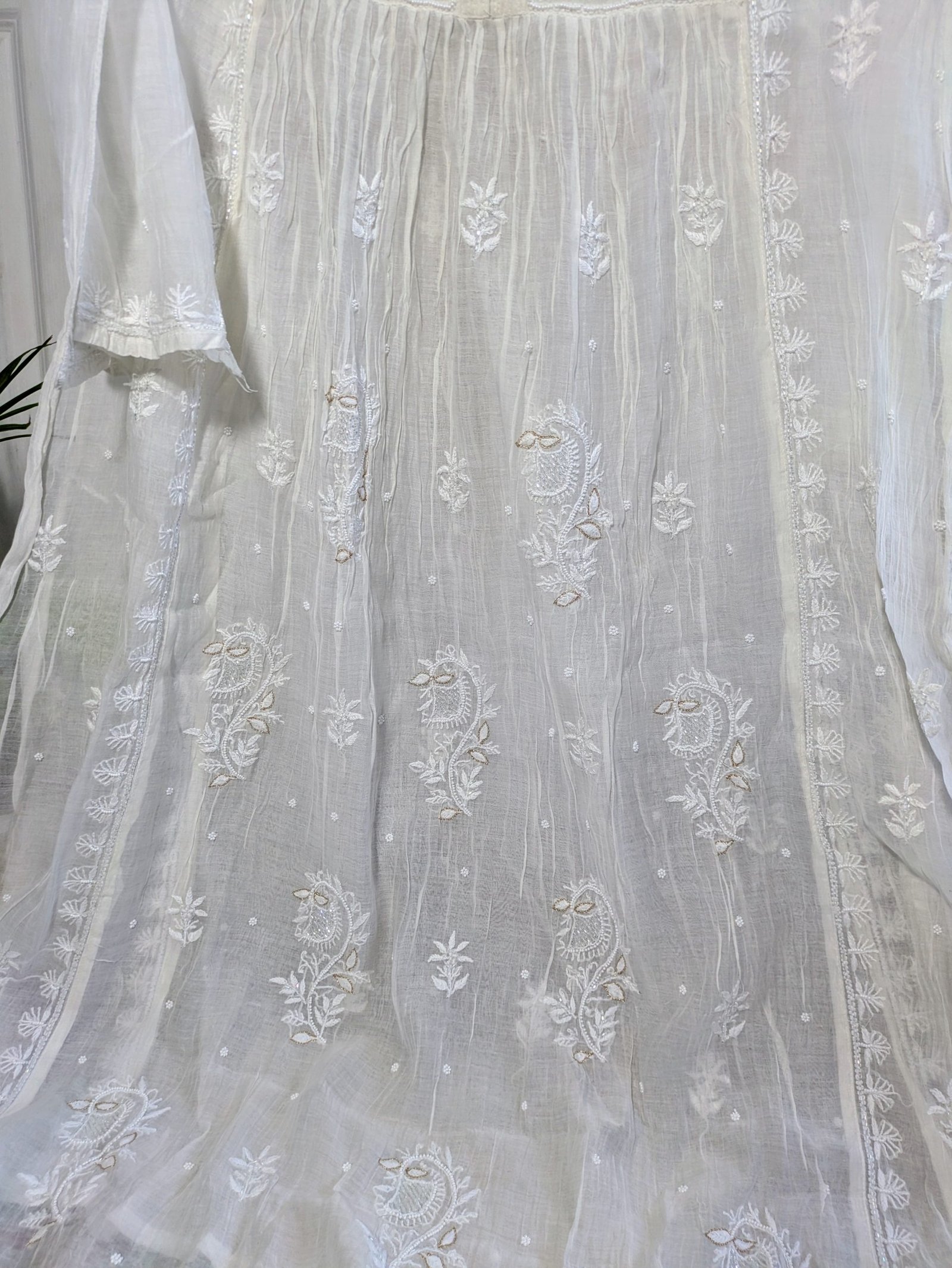 MUL COTTON CHIKANKARI KURTA EMBELLISHED WITH MOTI, CUTTDANA WORK - Image 4