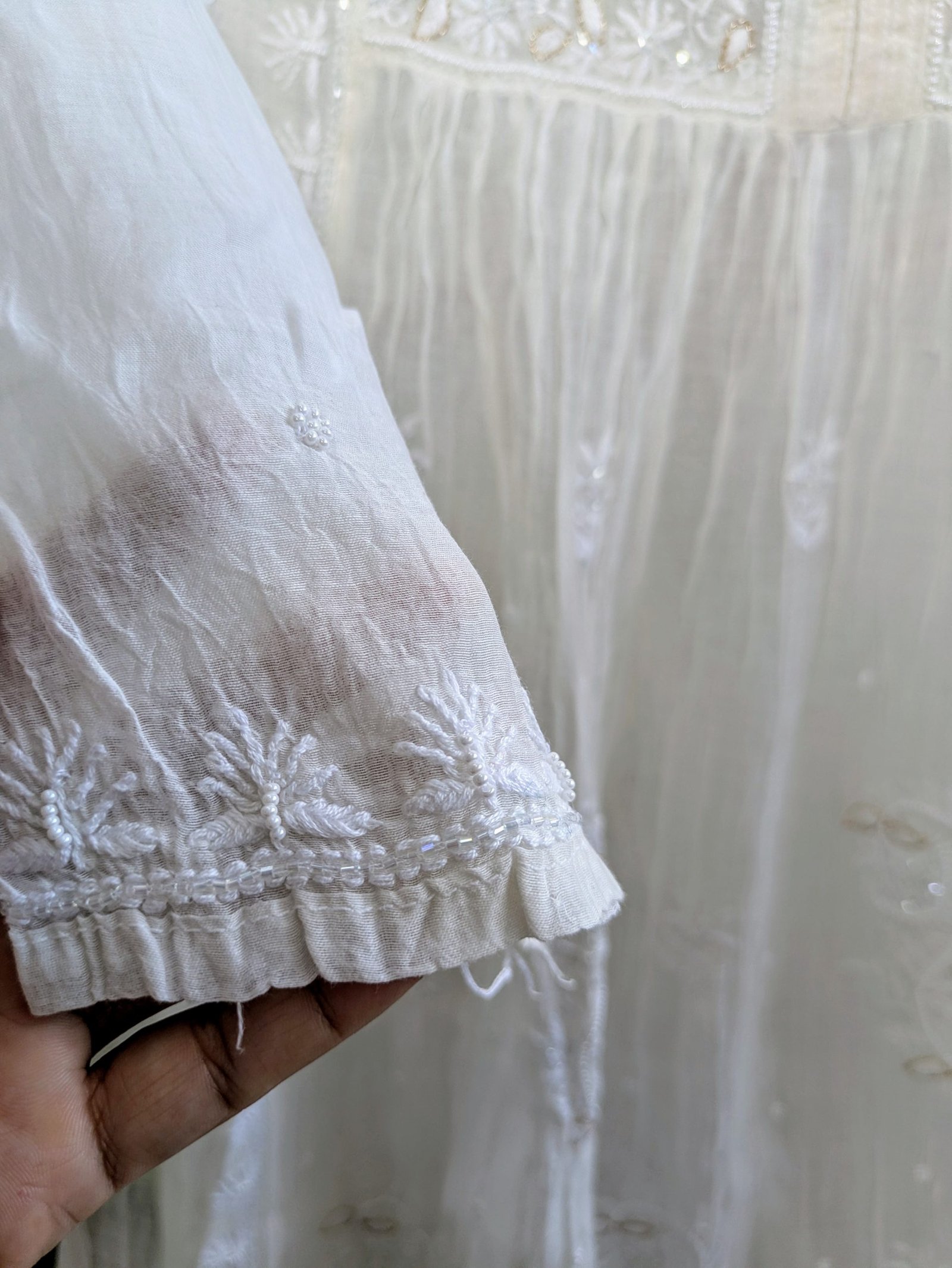 MUL CHIKANKARI KURTA WITH DUPATTA EMBELLISHMENT WITH PEARL AND ZARI WORK - Image 5