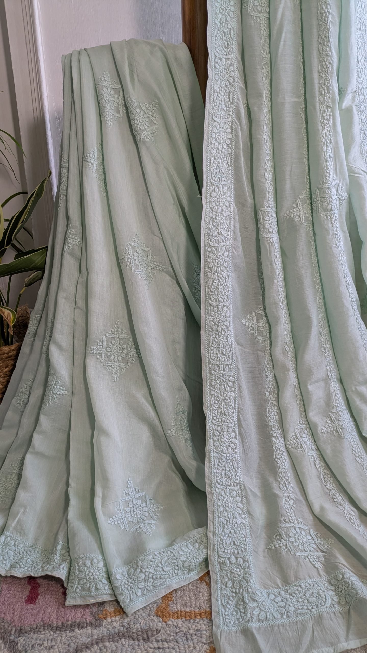 "ZAITOON AURA" MUSLIN CHIKANKARI SAREE - Image 11