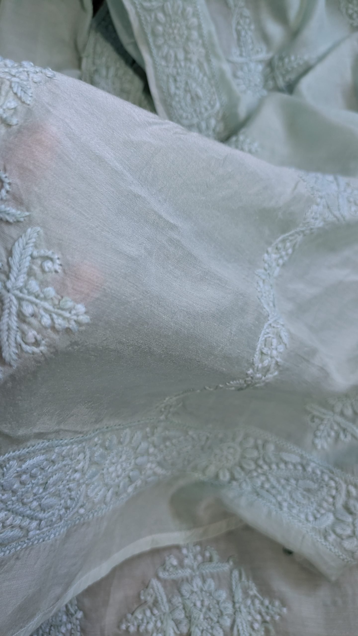 "ZAITOON AURA" MUSLIN CHIKANKARI SAREE - Image 7