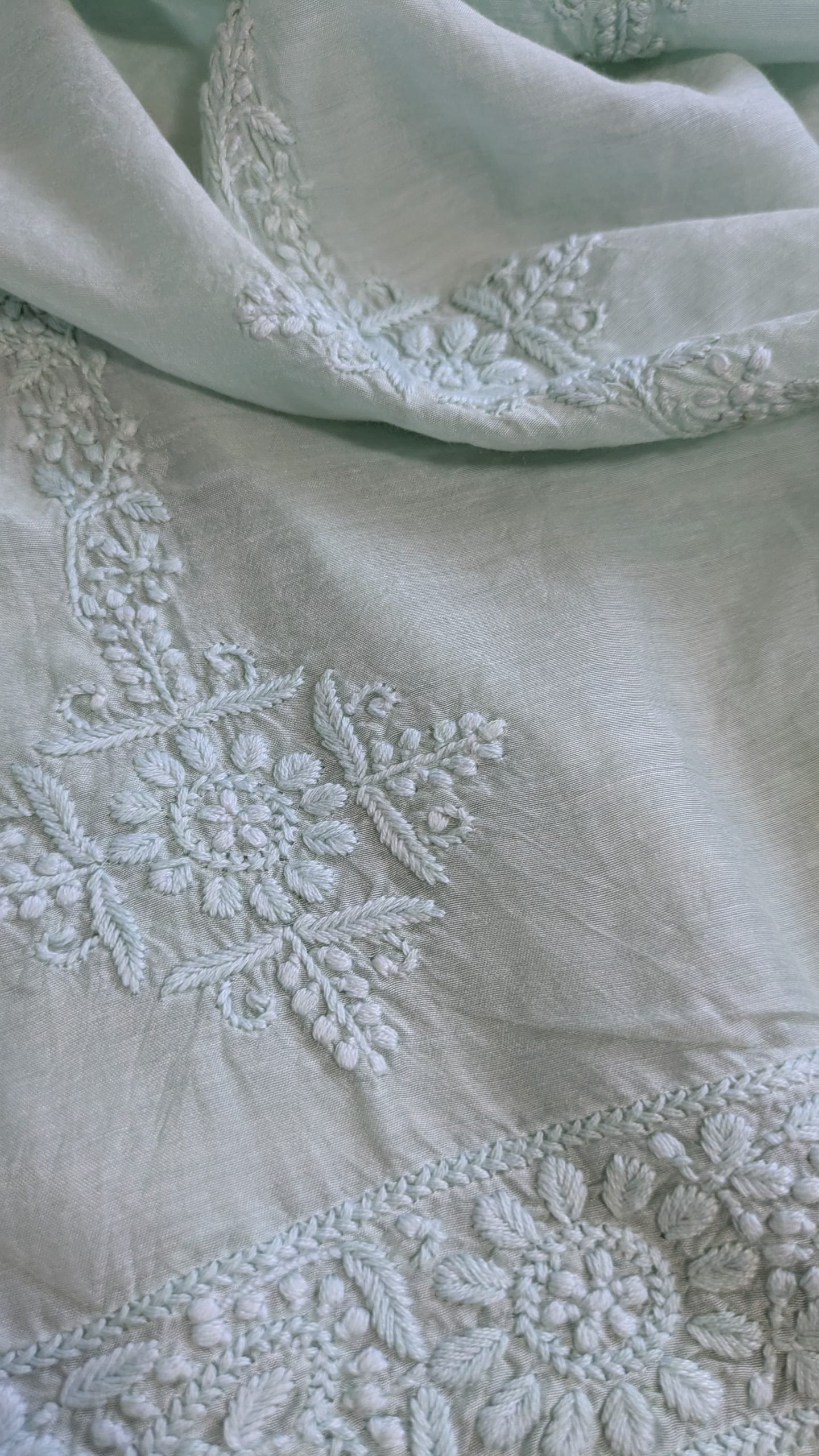 "ZAITOON AURA" MUSLIN CHIKANKARI SAREE - Image 8