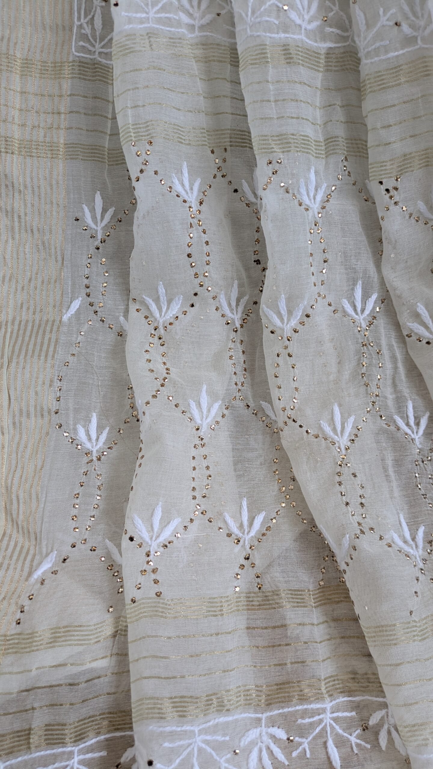 "MEHAK" MUL CHANDERI CHIKANKARI SAREE ADORNED WITH KASAB WORK - Image 8