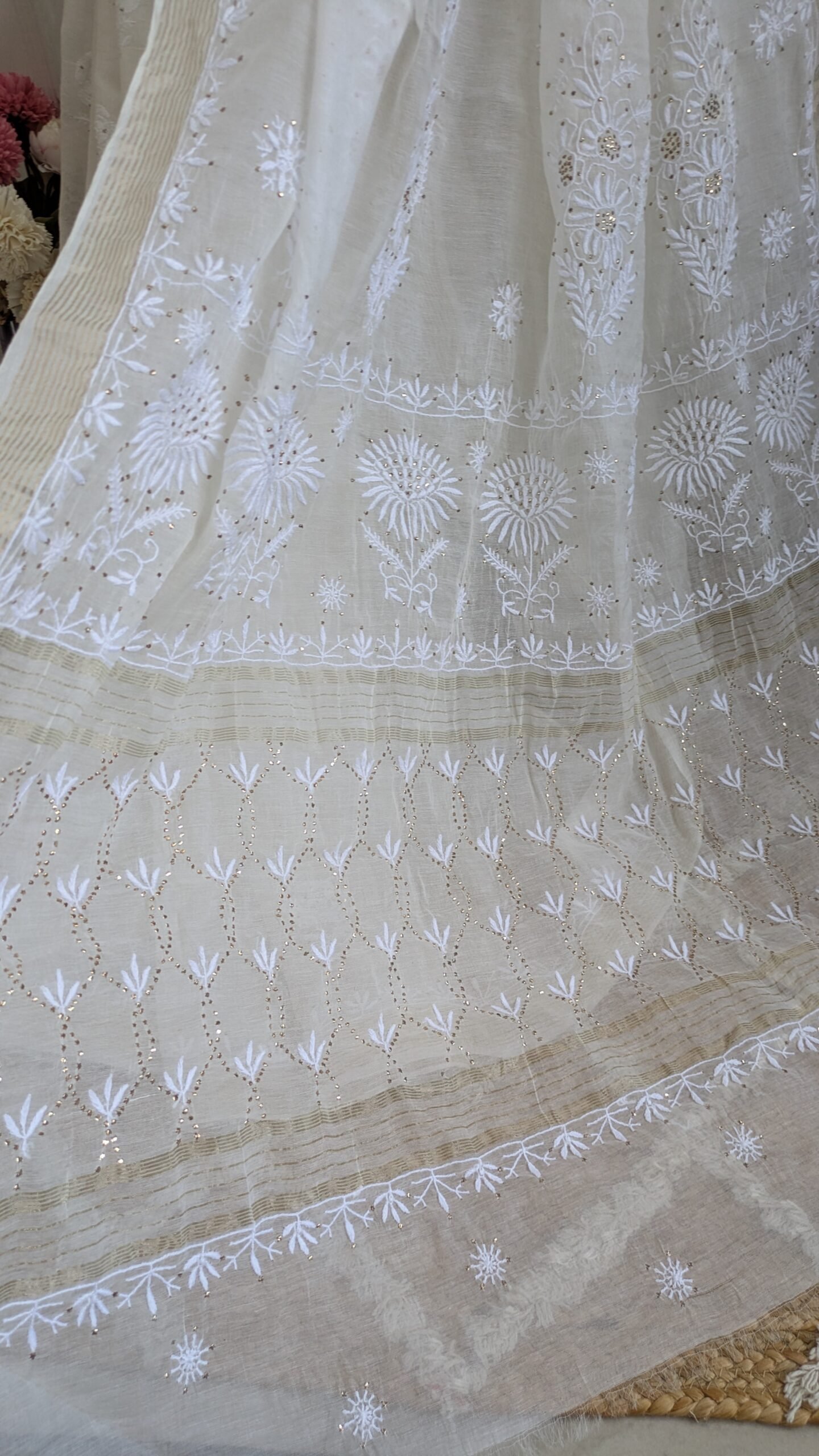 "MEHAK" MUL CHANDERI CHIKANKARI SAREE ADORNED WITH KASAB WORK - Image 5