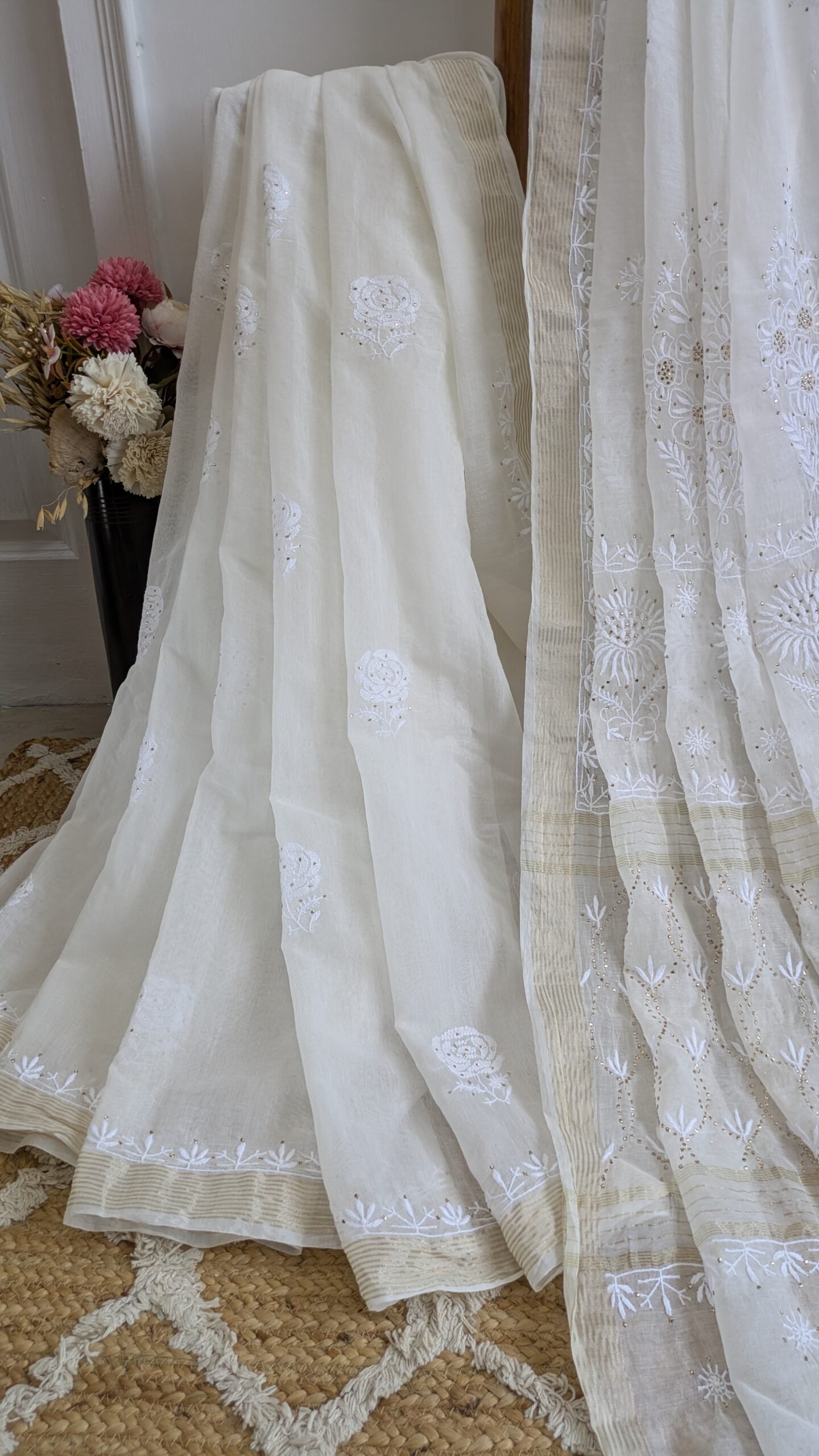 "MEHAK" MUL CHANDERI CHIKANKARI SAREE ADORNED WITH KASAB WORK - Image 3
