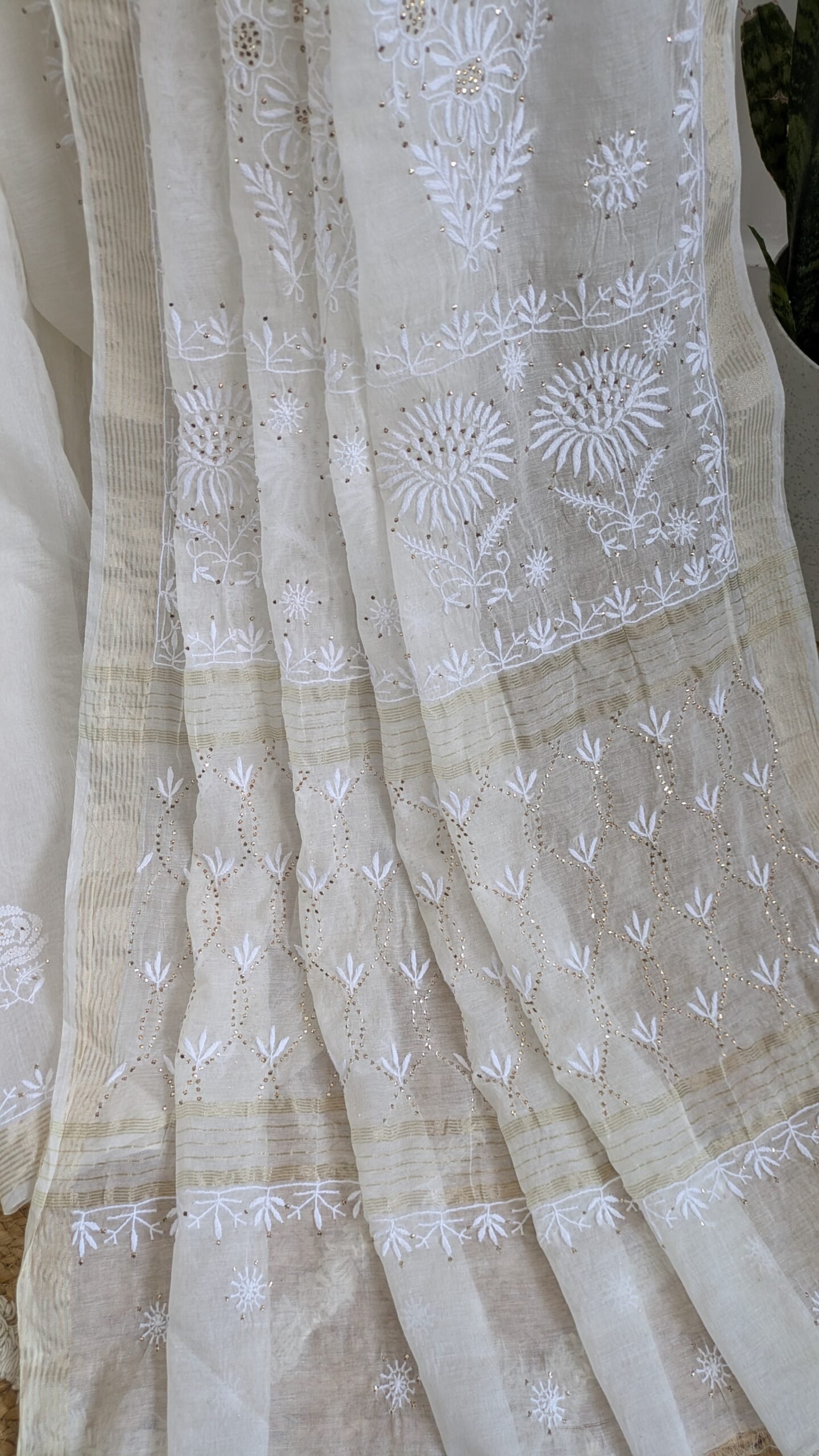 "MEHAK" MUL CHANDERI CHIKANKARI SAREE ADORNED WITH KASAB WORK - Image 9